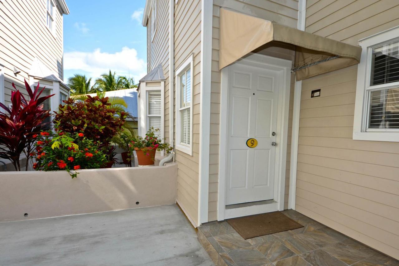 Casa Caribe @ Duval Square Hotel Key West Exterior photo