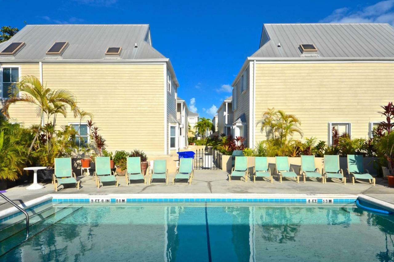 Casa Caribe @ Duval Square Hotel Key West Exterior photo